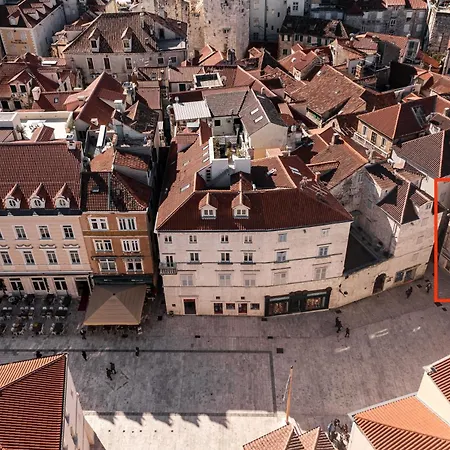 Apartment Diocletians Heart Split