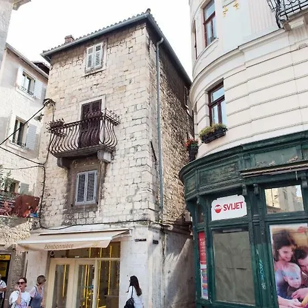 Diocletians Heart Split