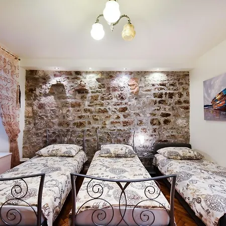 Diocletians Heart Apartment