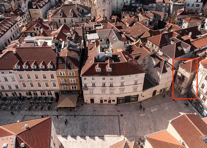 Daire Diocletians Heart Split